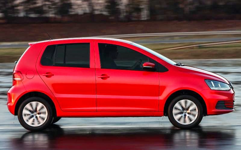 Volkswagen Fox 2015 vermelho fotos