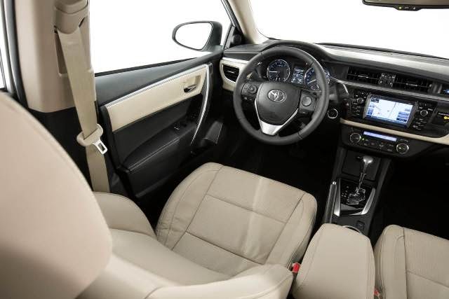 Toyota Corolla 2015 interior painel