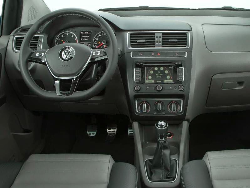 Volkswagen Fox 2015 acabamento interno painel