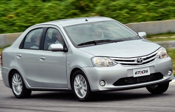 Novo Toyota Etios sedan fotos