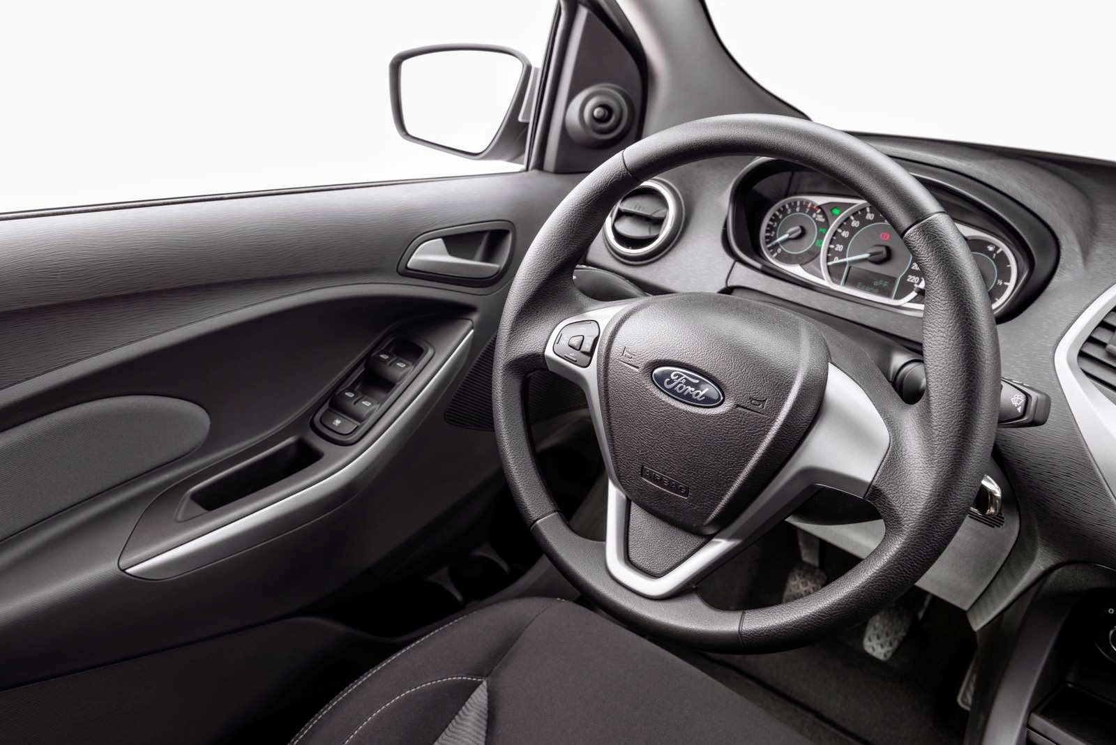 Novo Ford Ka interior 2015